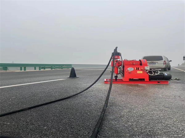 老新镇马路路基路面开裂下沉注浆加固灌浆